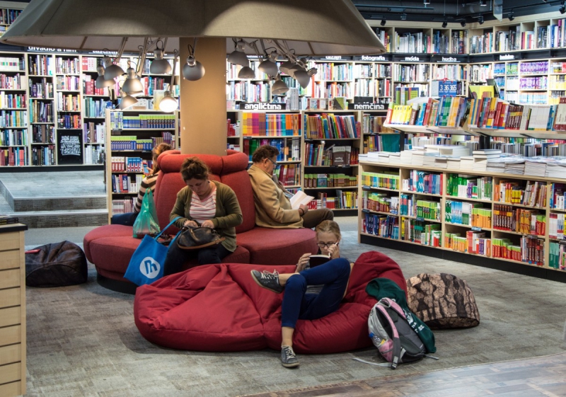 boutique-REGUSSE-min_books_bookstore_book_reader_readers_reading_shop_sale_books-849006
